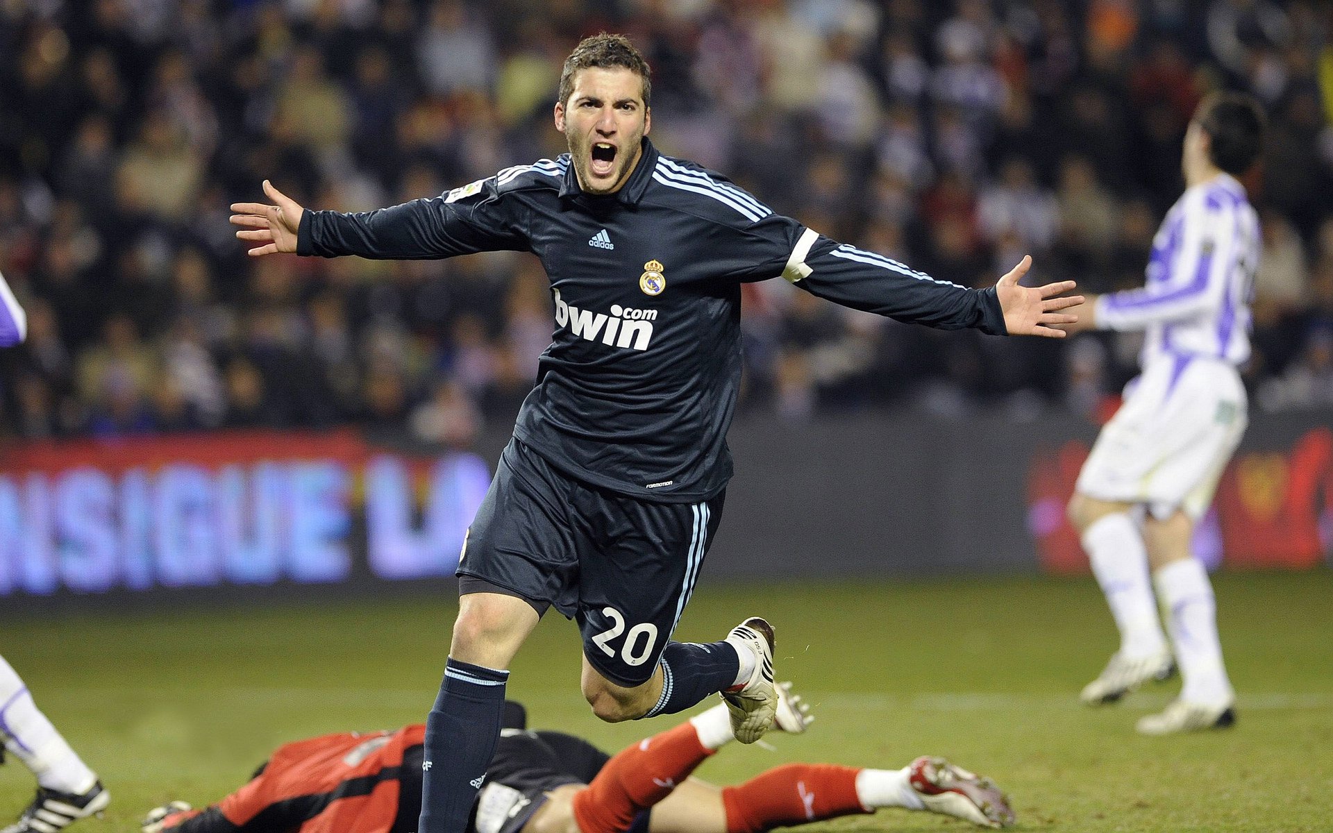 VAR再升级：2026世界杯或启用新判罚系统，世界杯预选赛var